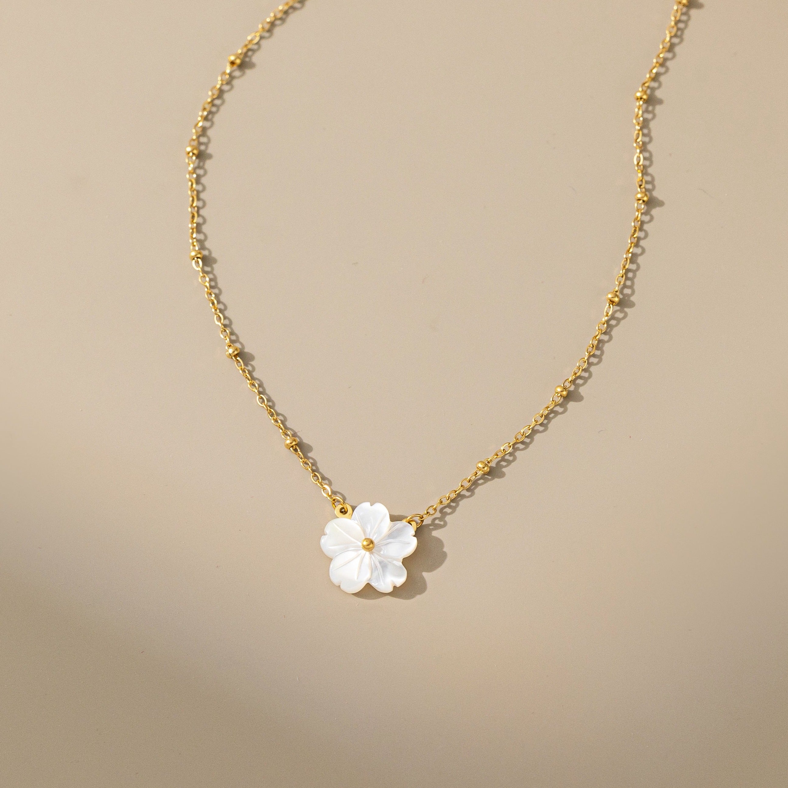 STMG Mother of Pearl Flower Necklace