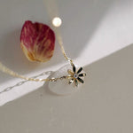 STMG Tiny Daisy Flower Necklace